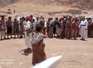 وساطة قبلية تنجح في الإفراج عن 44 أسير من الجيش والحوثيين بالجوف