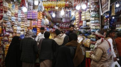 الحرب تجبر اليمنيين على التخلي عن مستلزمات العيد