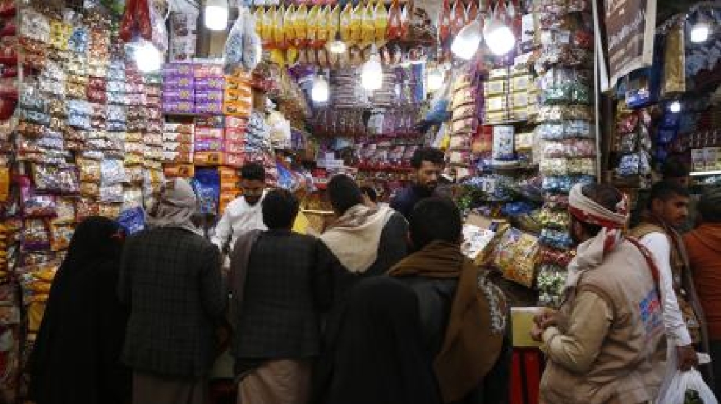 الحرب تجبر اليمنيين على التخلي عن مستلزمات العيد