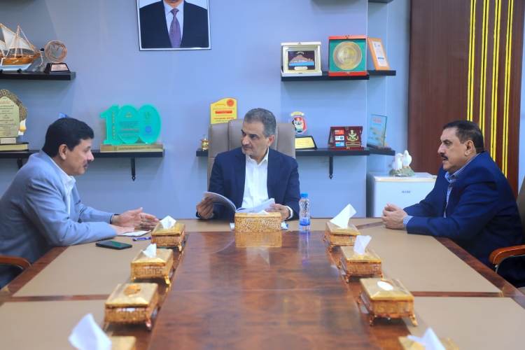 رئيس اللجنة الوطنية للتحقيق يبحث مع محافظ عدن أوضاع السجناء وملفات حقوق الإنسان
