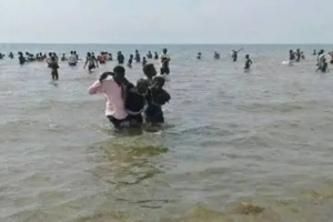 شرطة شبوة: وصول 170 مهاجرًا إثيوبيًا إلى ساحل عرقة بمديرية رضوم