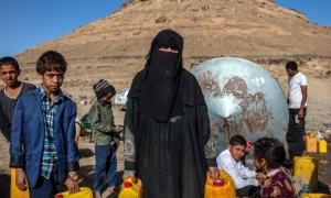 حكومة اليمن تدعو العالم لاتخاذ اجراءات عاجلة لمعالجة الأزمة الإنسانية