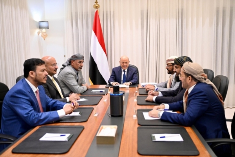 مجلس القيادة الرئاسي يعقد اجتماعًا في العاصمة السعودية