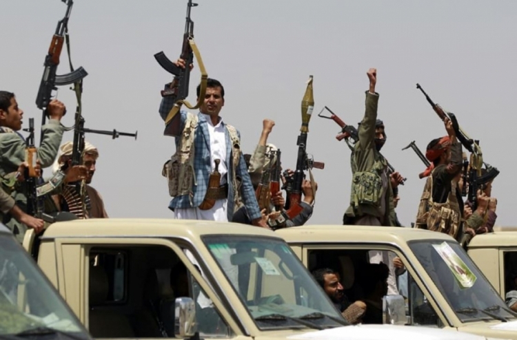 الحوثيون يدفعون بتعزيزات عسكرية جديدة لتفجير المعارك في تعز