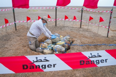 مشروع "مسام" يتلف 4925 قطعة من المخلفات الحربية في باب المندب غربي تعز