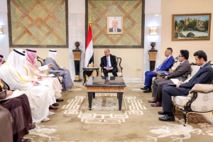 رئيس الوزراء يستقبل أمين عام مجلس التعاون الخليجي ويناقش معه أولويات دعم الحكومة