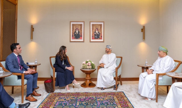 الحياد لا يوفر حصانة.. كيف كشفت تحولات شرق اليمن هشاشة توازن سلطنة عُمان وأعادت رسم الصراع الإقليمي؟