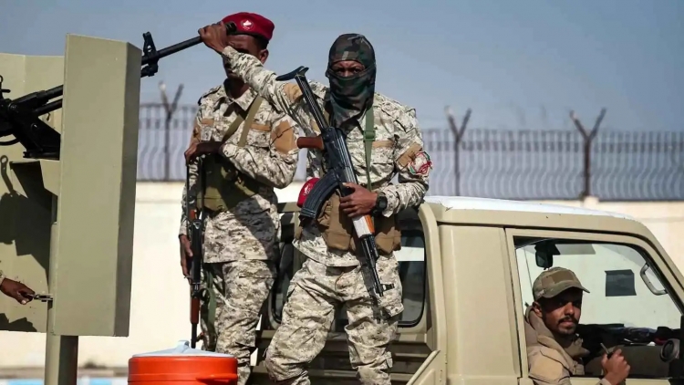 مقتل 50 من عناصر مليشيا الحوثي و15 من قوات الجيش في أعنف معركة عسكرية منذ سنوات جنوب الحديدة