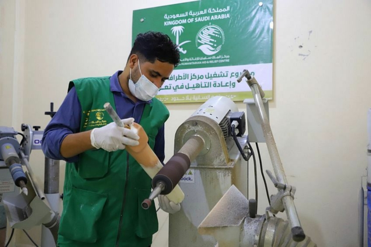 674 مستفيداً من الخدمات الطبية التي قدمها مركز الأطراف الصناعية بتعز خلال فبراير الماضي