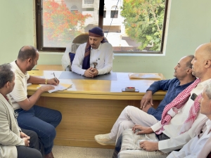 في ظل أزمة كبيرة تعصف بالسكان.. مدير مؤسسة المياه في تعز يتسلّم مهامه الجديدة