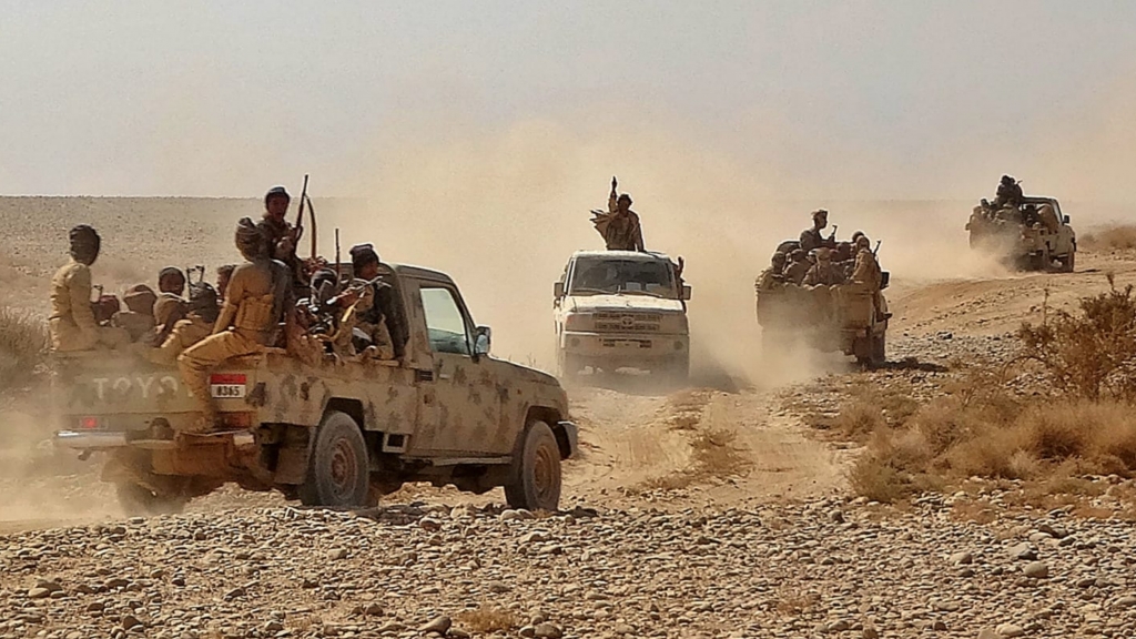مقتل 8 جنود بينهم قائد عسكري وإصابة آخرين في معارك مع الحوثيين بمأرب