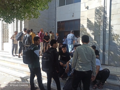 طلاب جامعة تعز يناشدون الحكومة تنفيذ قرار تخفيض الرسوم ووقف التعامل بالعملة الأجنبية