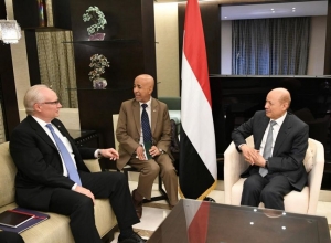 الرئيس العليمي يأمل من زيارة بايدن للمنطقة تصحيح الصورة المشوشة عن اليمن