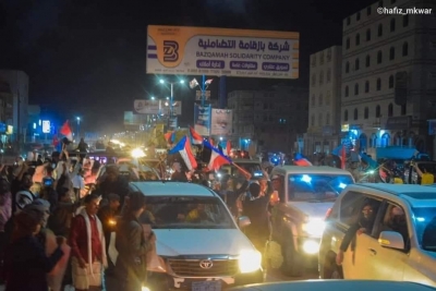 الانتقالي يخوض معركة رفع الأعلام في شبوة بالتزامن مع المواجهات ضد الحوثيين