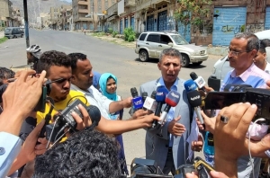 مسؤول حكومي يكشف آخر مستجدات المفاوضات مع الحوثيين لفتح طرقات تعز