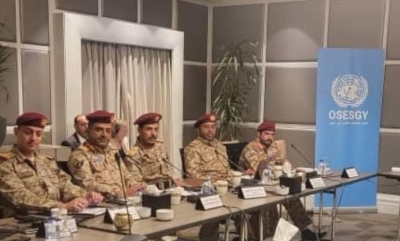 رئيس وفد الحوثيين المفاوض يهدد بعدم رفع الحصار عن تعز
