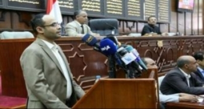 الحوثيون يمررون ما اسموه بقانون منع التعاملات الربوية