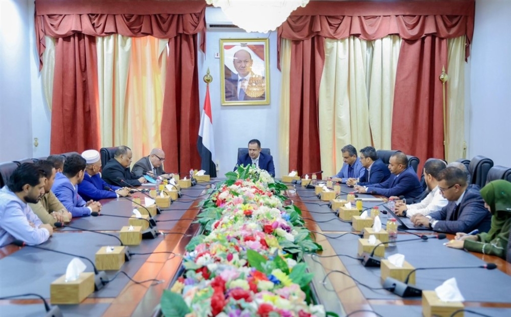الحكومة اليمنية تعلن إطلاق حملة رسمية وشعبية لإغاثة الشعب الفلسطيني