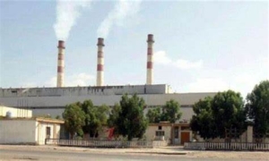 الحكومة ترد على تصريحات محافظ عدن.. 80% من النفط المخصص لكهرباء عدن من مأرب