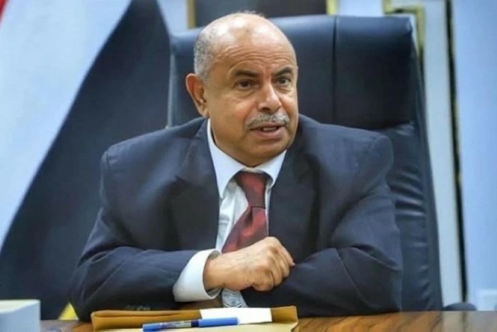 محافظ حضرموت يدعو عناصر الانتقالي للعودة إلى منازلهم ويؤكد بدء الانسحاب الإماراتي من مواقع بالمحافظة