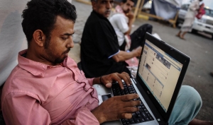 حرب موازية.. الصراع اليمني ينتقل للإنترنت