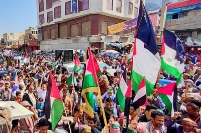 مسيرة حاشدة في تعز تنديدًا بجرائم الاحتلال الإسرائيلي بحق أبناء غزة