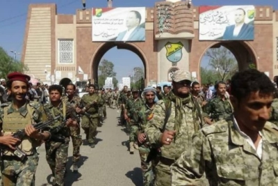 الحوثيون يعسكرون الجامعات اليمنية: تدريبات عسكرية ومناهج أيديولوجية مقابل منح الطلاب درجات