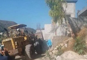 مليشيا الحوثي تهدم 13منزلاً خلال يوم في المشنة بمدينة إب