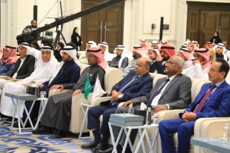 الخنبشي يدعو رجال المال والأعمال والمستثمرين إلى التوسع في الاستثمار بمحافظة حضرموت