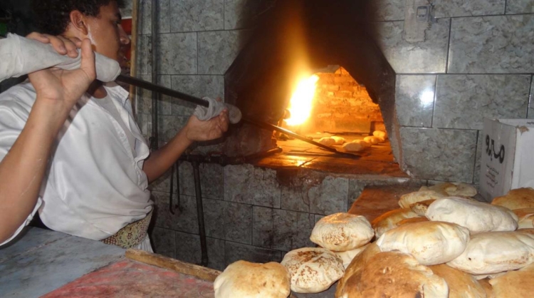 استمرار إضراب المخابز في تعز ونشطاء يوجهون دعوات لصناعة الخبز المنزلي