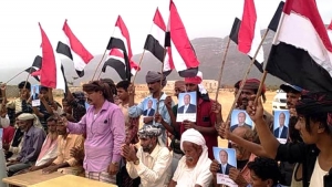 مظاهرة للأهالي في سقطرى رفضاً للبسط الإماراتي المسلح على أراضي المحمية