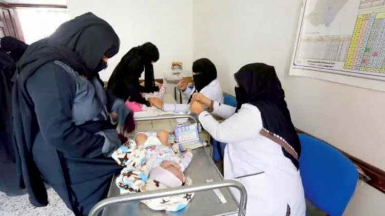 اعترافات بوفاة 80 طفلاً يوميًا.. انهيار القطاع الصحي في مناطق الحوثيين