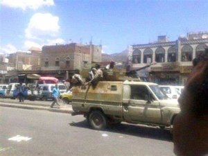 جماعة الحوثي تدفع بتعزيزات عسكرية باتجاه تعز