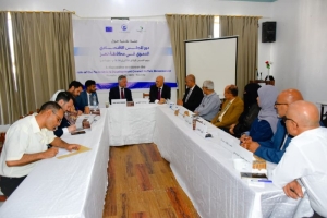 محافظ تعز يشيد بالدور الفاعل لرجال الأعمال بالمحافظة