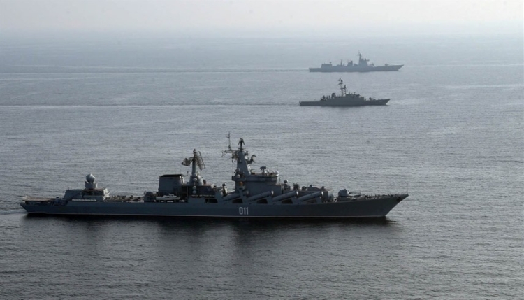 روسيا وإيران والصين تجري تدريبات بسفن حربية في خليج عمان وبحر العرب