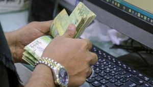 الدولار يتجاوز 2600 والسعودي 700 .. الريال اليمني ينهار مجددًا وسط عجز حكومي