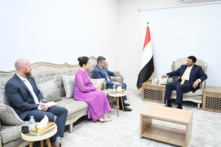 عضو الرئاسي العليمي يناقش مع السفير الأمريكي الإصلاحات الاقتصادية وتعزيز التعاون الأمني