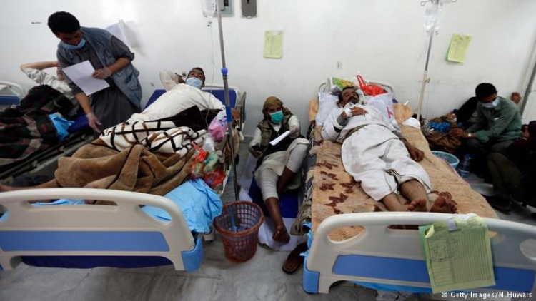 انتشار مخيف لوباء الكوليرا في تعز.. ومكتب الصحة بالمحافظة يناشد الحكومة