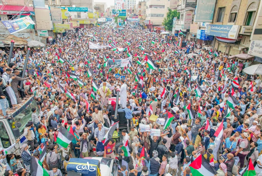 حشود مهيبة ومسيرات في المحافظات اليمنية دعا لها المجلس الأعلى للمقاومة دعماً لفلسطين