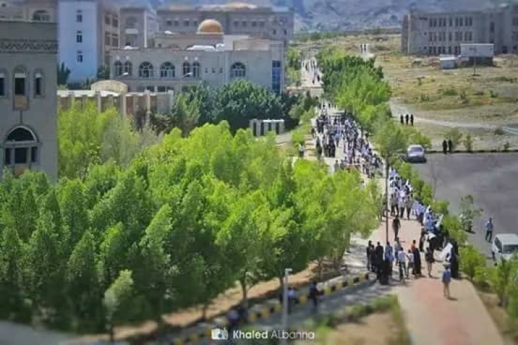 جامعة تعز تنفي توقيع أي اتفاقية لإدراج مناهج تدعم أجندات الأقليات
