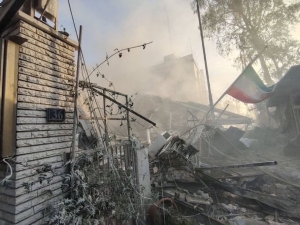 قصف إسرائيلي يستهدف القنصلية الإيرانية في دمشق وطهران تحتفظ بحق الرد