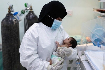 الصحة العالمية: انهيار الرعاية الصحية يضاعف وفيات الولادة المبكرة ويضع اليمن أمام كارثة صامتة