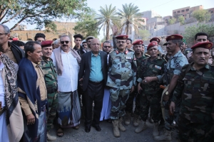 قيادة مجلس المقاومة في تعز تزور جبهات الجيش في أول أيام عيد الفطر