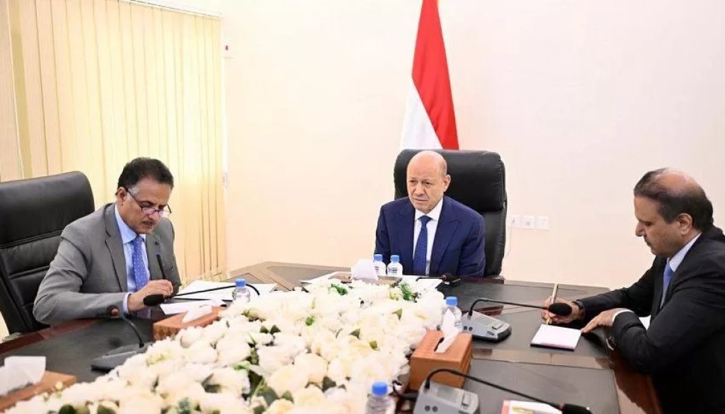 العليمي: إما أن نكون في خندق واحد أو نفرط بمسؤولياتنا وترك الناس فرائس للإرهاب