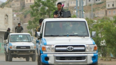 غزوان المخلافي يعود مجددا ويستهدف دوريات الأمن بالقذائف