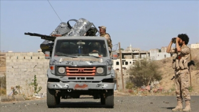 تعز.. هجوم للحوثيين على مواقع الجيش رافقه قصف على الأحياء السكنية