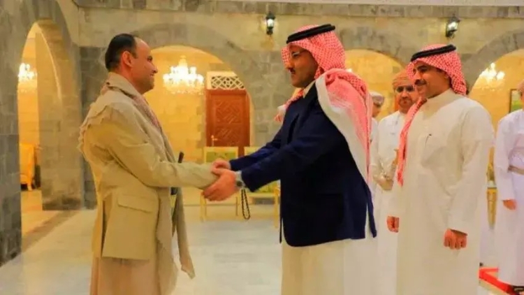 السفير السعودي يبلغ جماعة الحوثي بإلغاء قرار سحب تراخيص البنوك