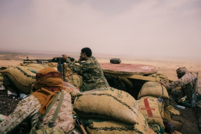 مأرب.. مقتل جندي من ألوية العمالقة برصاص قنّاص تابع للمليشيا في جبهة حريب