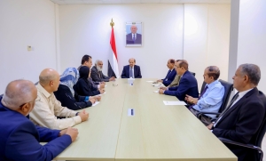 الزنداني يعقد اجتماعاً مع رؤساء الدوائر بوزارة الخارجية لمناقشة ومتابعة مسار الإصلاحات المؤسسية