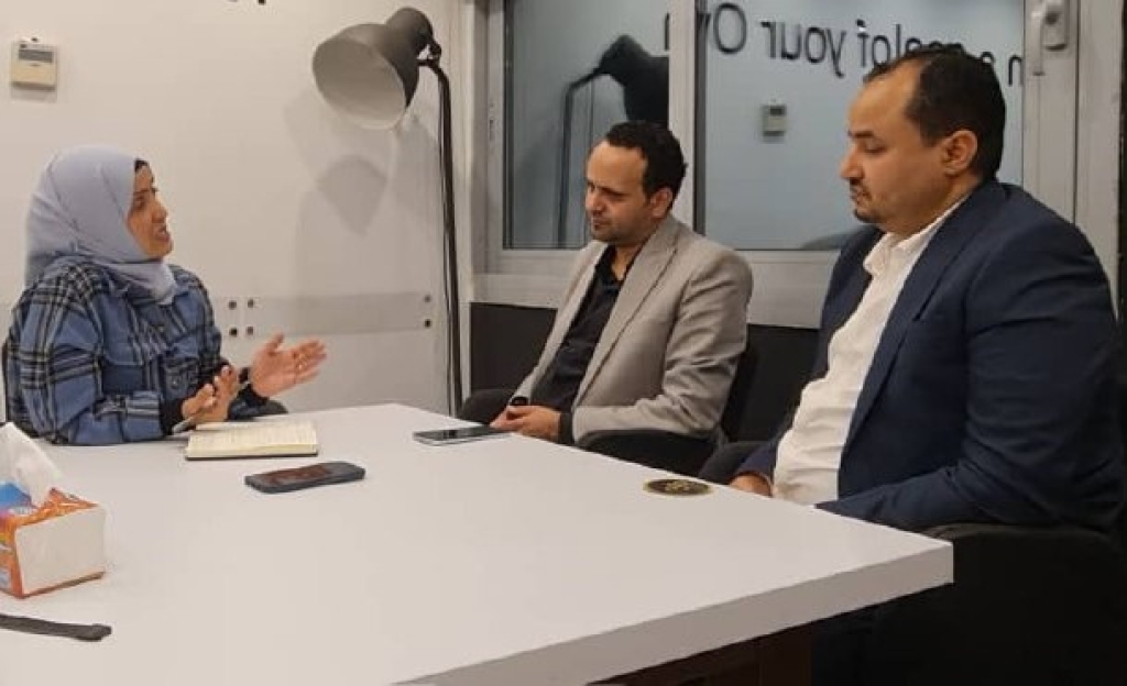 اللجنة الوطنية تنهي التحقيق في 258 انتهاكاً بحق الصحفيين وتدعو لتعزيز حرية الصحافة